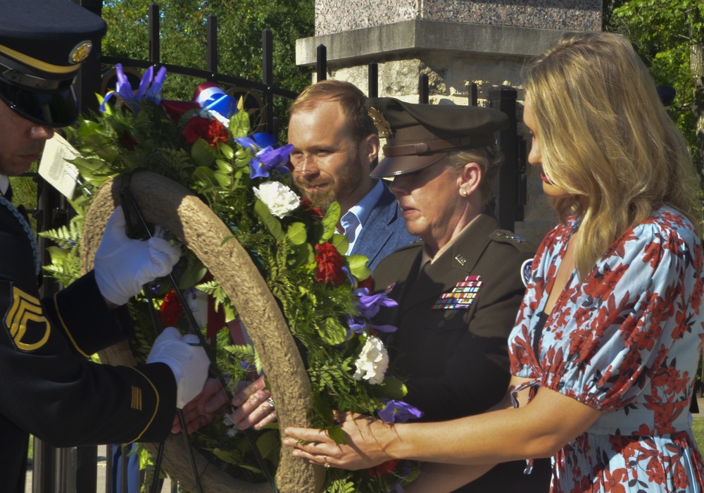 TAG lays wreath commemorating 96th birthday