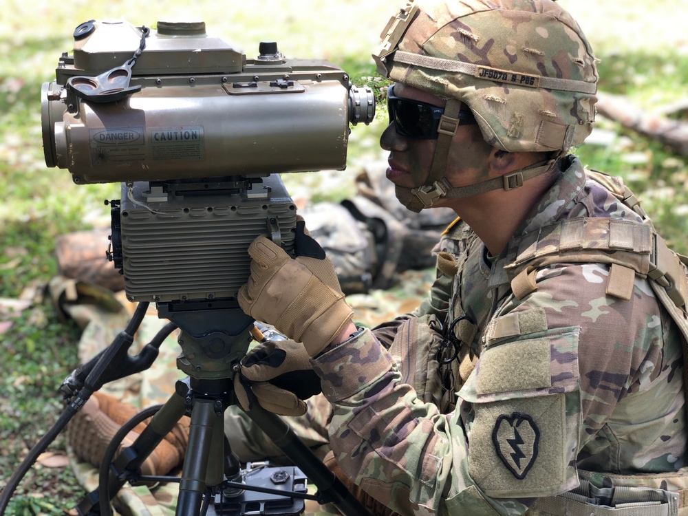 Soldier using LLDR
