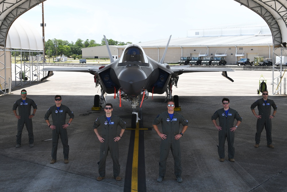 First B-course F-35 pilots graduate at Eglin AFB