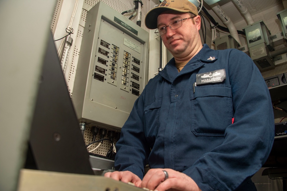 Williams Conducts Operations in the Red Sea