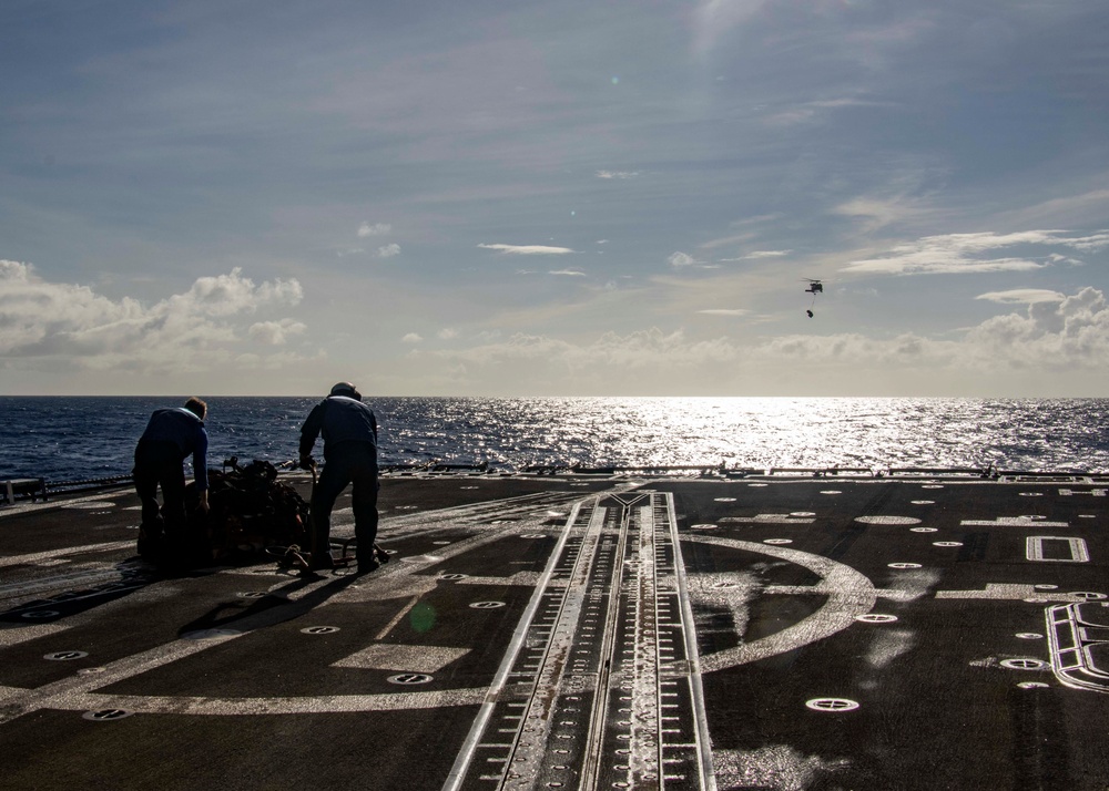 USS Mustin Conducts Vertical Replenisment