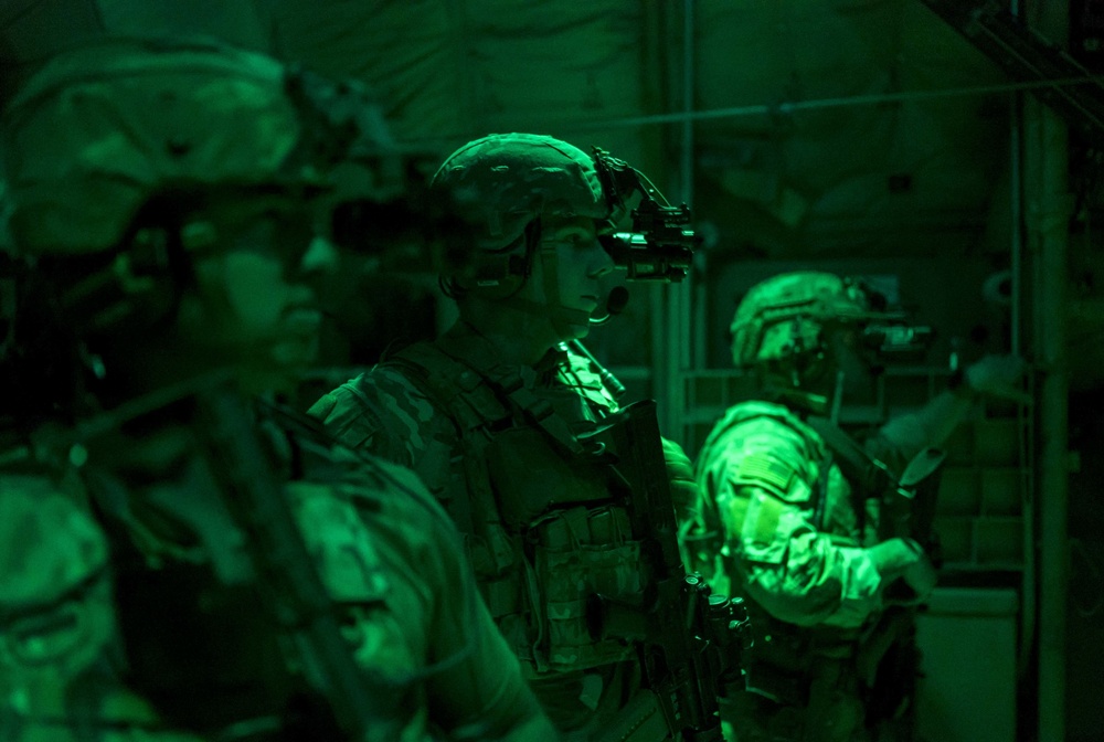 75th EAS resupplies U.S. forces in Somalia