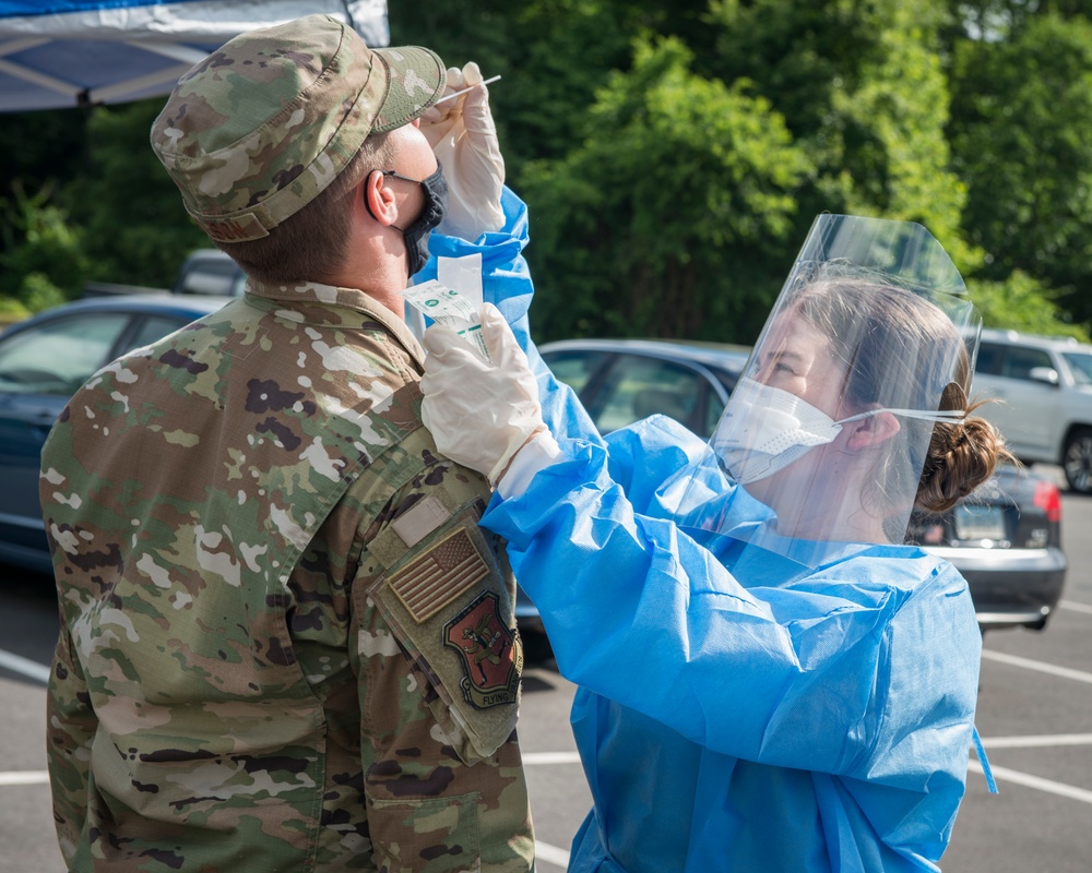 Connecticut and New York Guard partner for COVID-19 testing