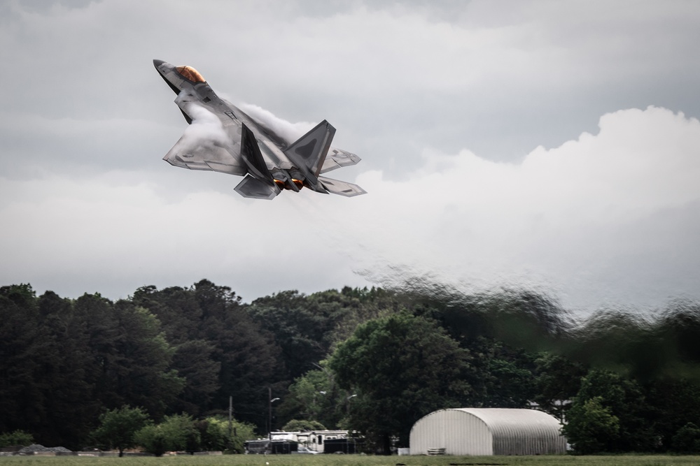 Practice Makes Perfect: F-22 Demo Team