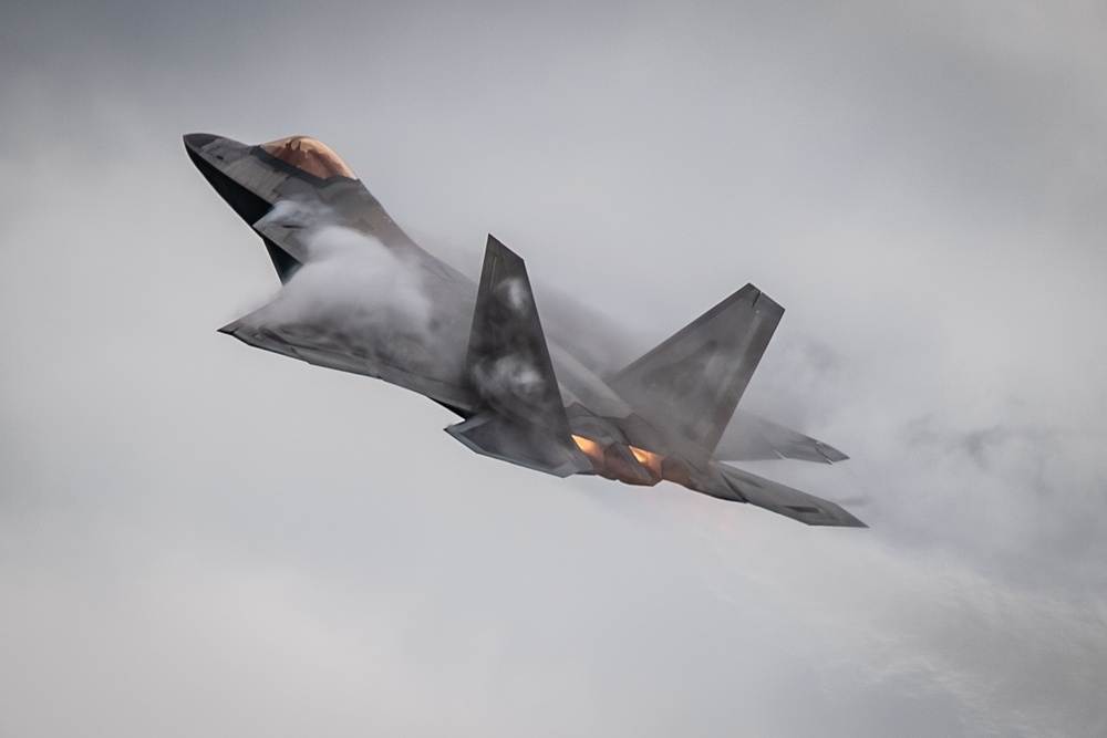 DVIDS - Images - Practice Makes Perfect: F-22 Demo Team [Image 14 of 28]