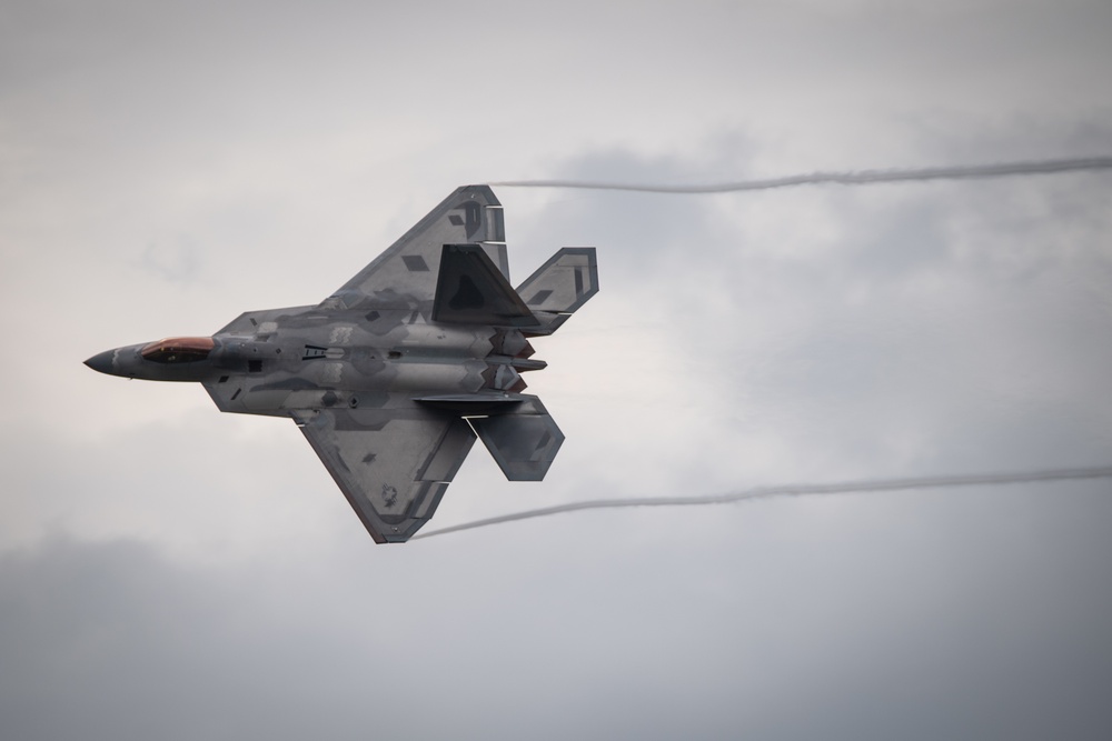 Practice Makes Perfect: F-22 Demo Team