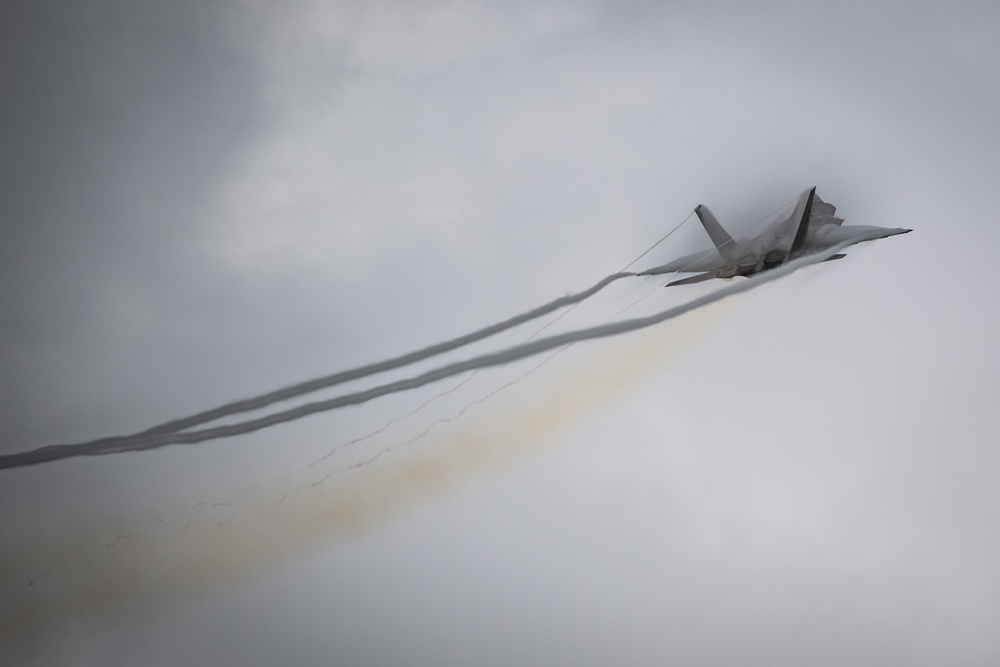 Practice Makes Perfect: F-22 Demo Team