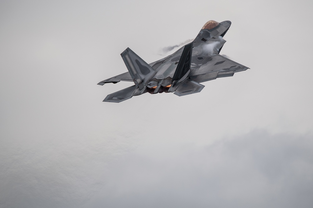 Practice Makes Perfect: F-22 Demo Team