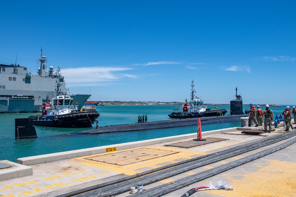 USS Indiana arrives in Rota, Spain