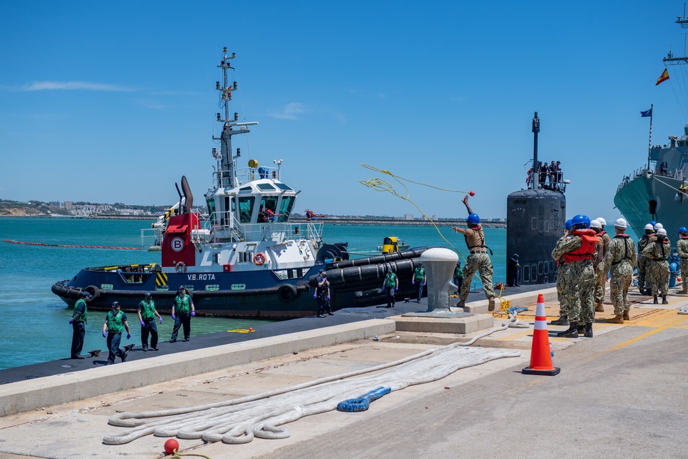 USS Indiana arrives in Rota, Spain