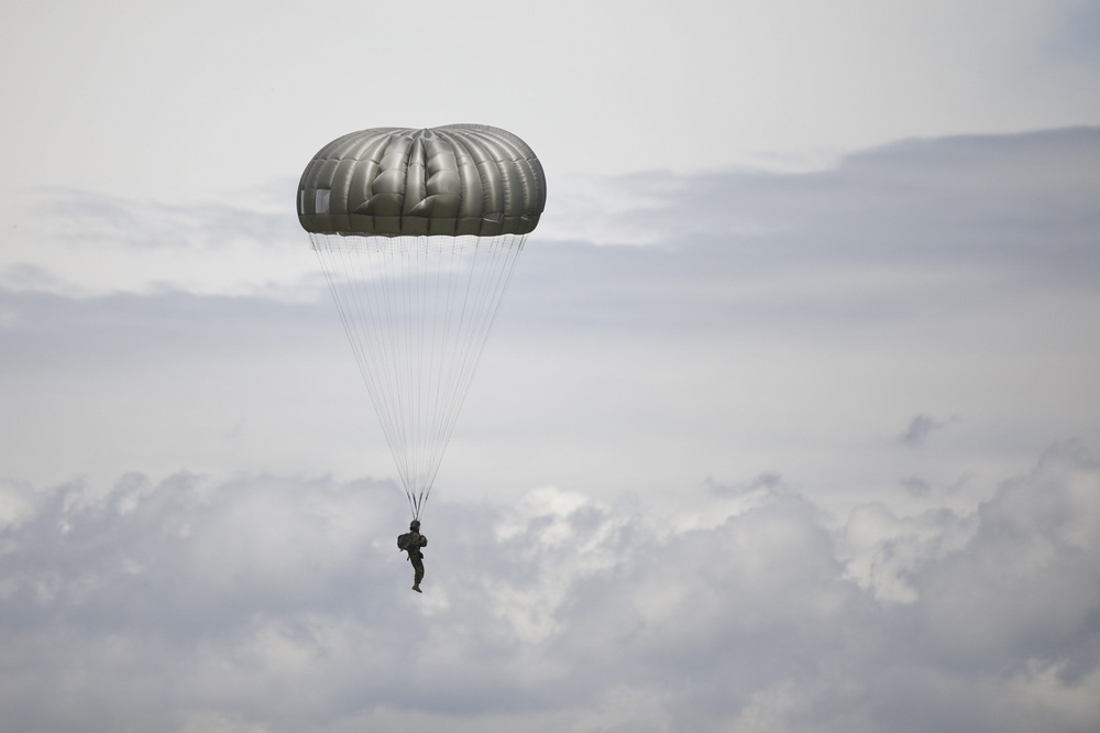 NC Guard Unit Conducts Airborne Operations