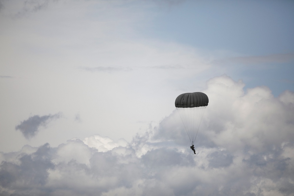 NC Guard Unit Conducts Airborne Operations