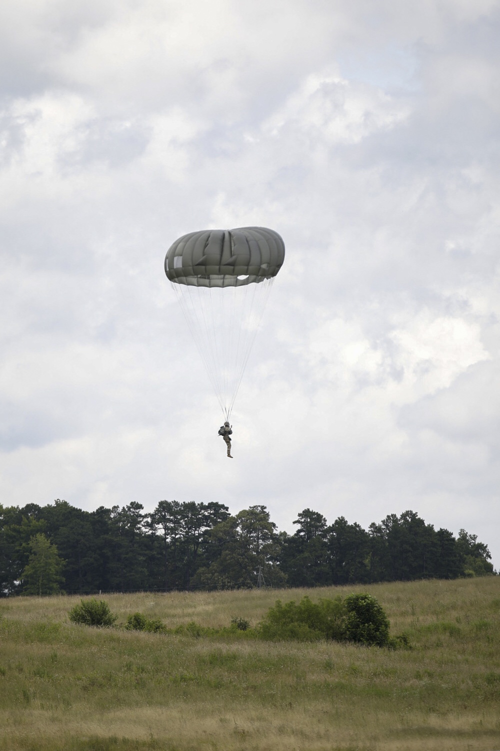 NC Guard Unit Conducts Airborne Operations