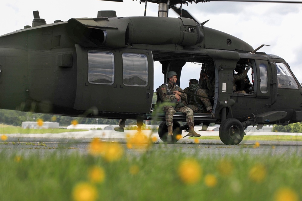 NC Guard Unit Conducts Airborne Operations