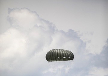 NC Guard Unit Conducts Airborne Operations