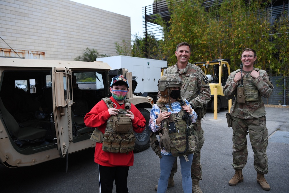 Cal Guard's 1-185th Soldiers interact with residents in Beverly Hills, California