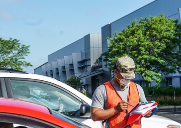 Ohio Guard members build bridges over language barriers at food bank