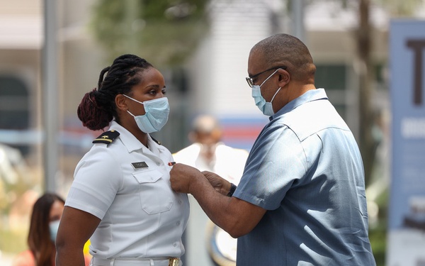 Navy Awards Ceremony Honors Military, Civilians Involved in Dec. 6 NAS Pensacola Shooting