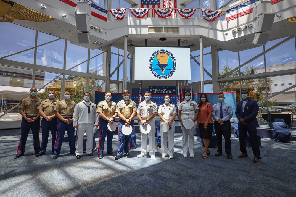 Navy Awards Ceremony Honors Military, Civilians Involved in Dec. 6 NAS Pensacola Shooting