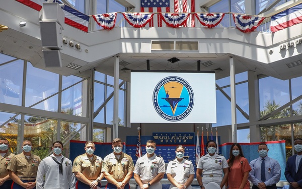 Navy Awards Ceremony Honors Military, Civilians Involved in Dec. 6 NAS Pensacola Shooting