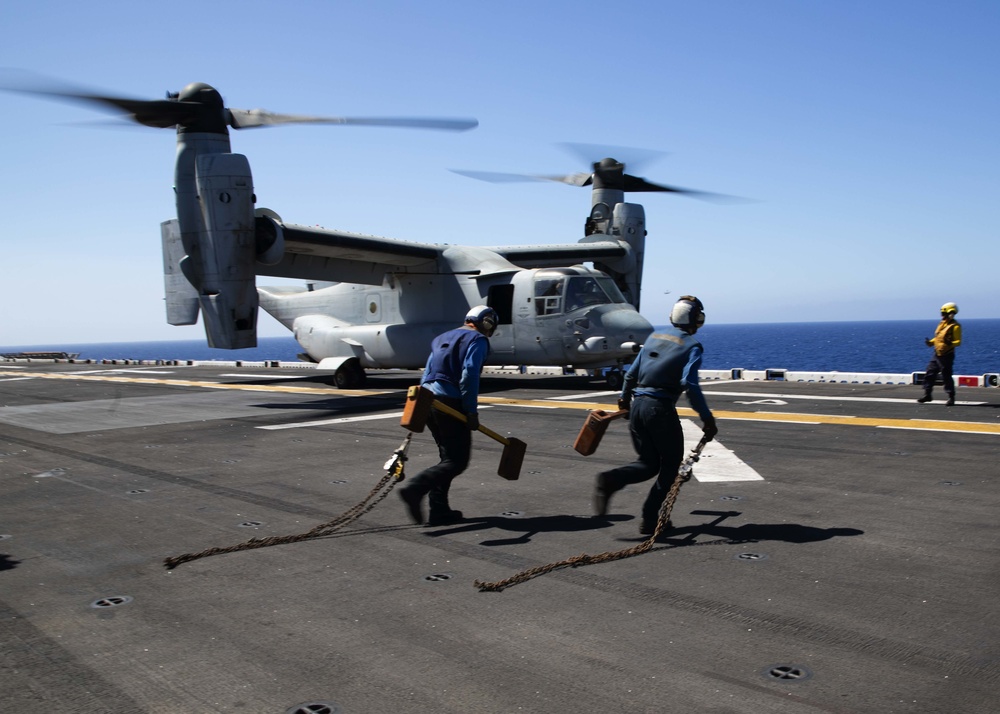 USS Bataan (LHD 5) Flight Ops