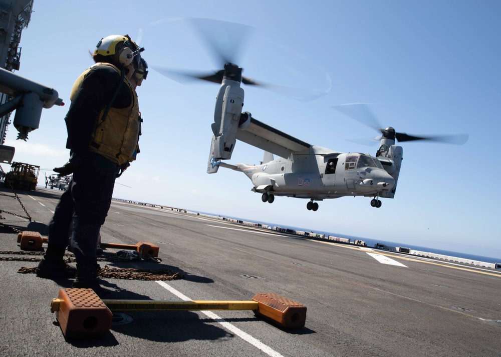 USS Bataan (LHD 5) Flight Ops