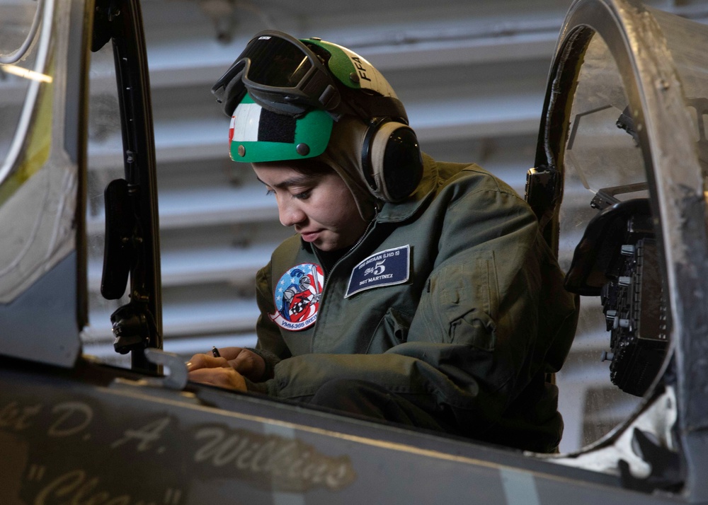 USS Bataan (LHD 5) Aircraft Maintenance