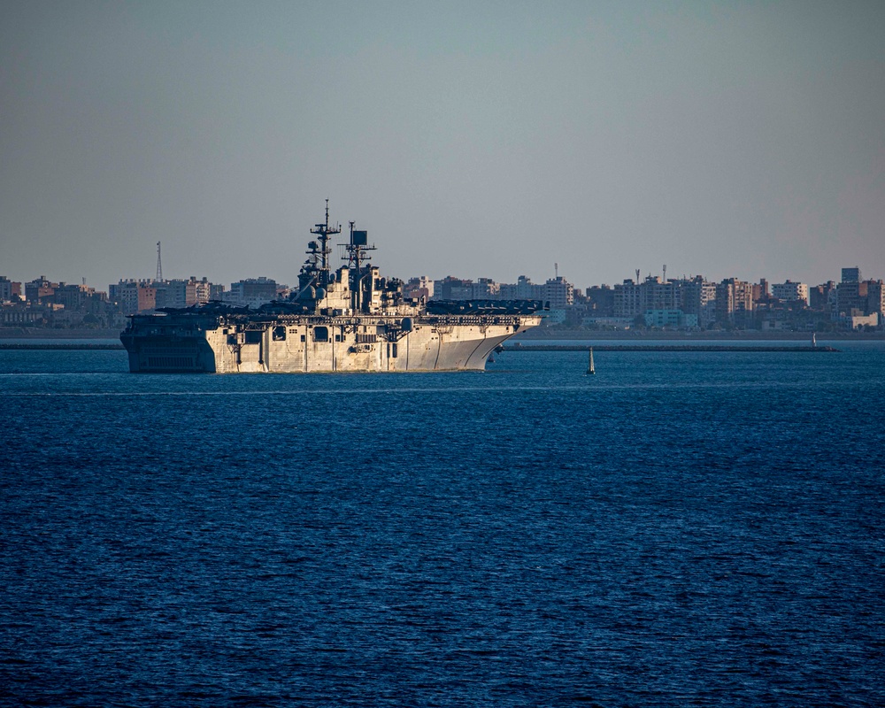 USS New York transit through the Suez Canal