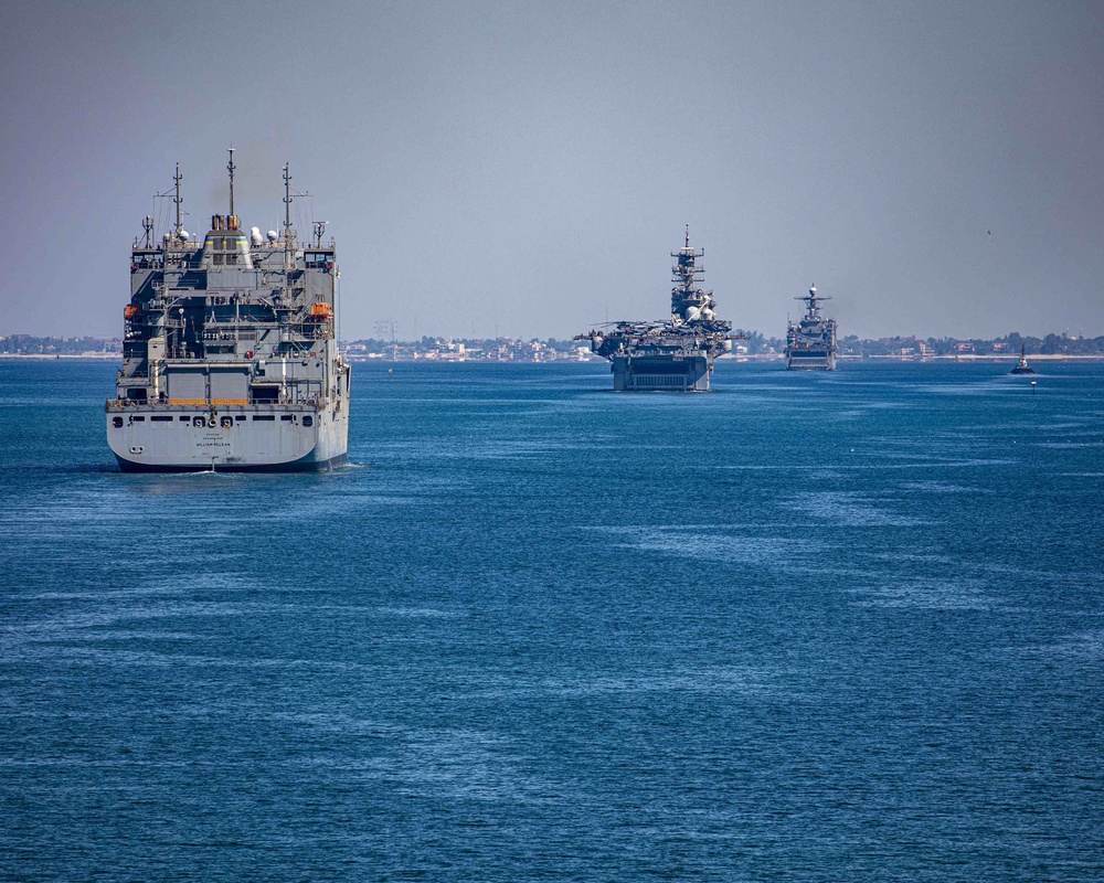 USS New York transit through the Suez Canal