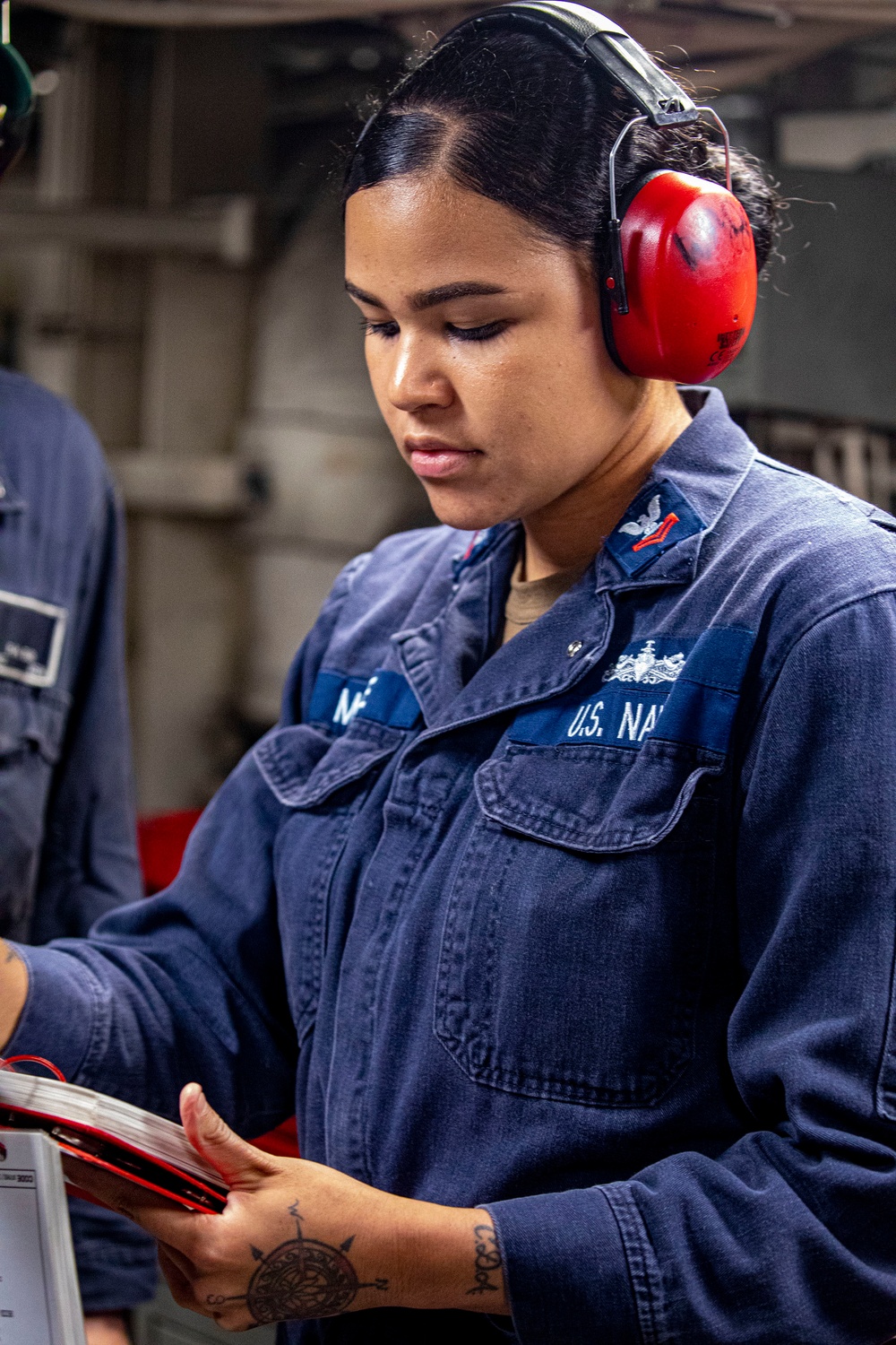 Sailors take part in Engineering drill