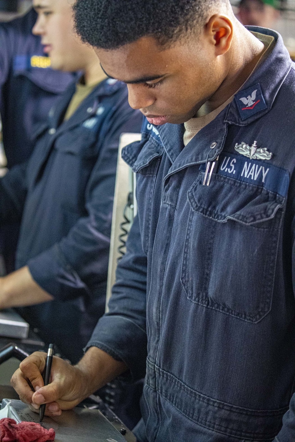 Sailors take part in Engineering drill