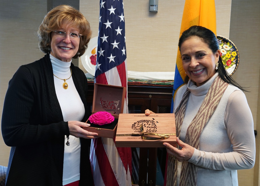 USAID Deputy Administrator Bonnie Glick meets with the First Lady of Ecuador Rocio Gonzalez de Moreno.