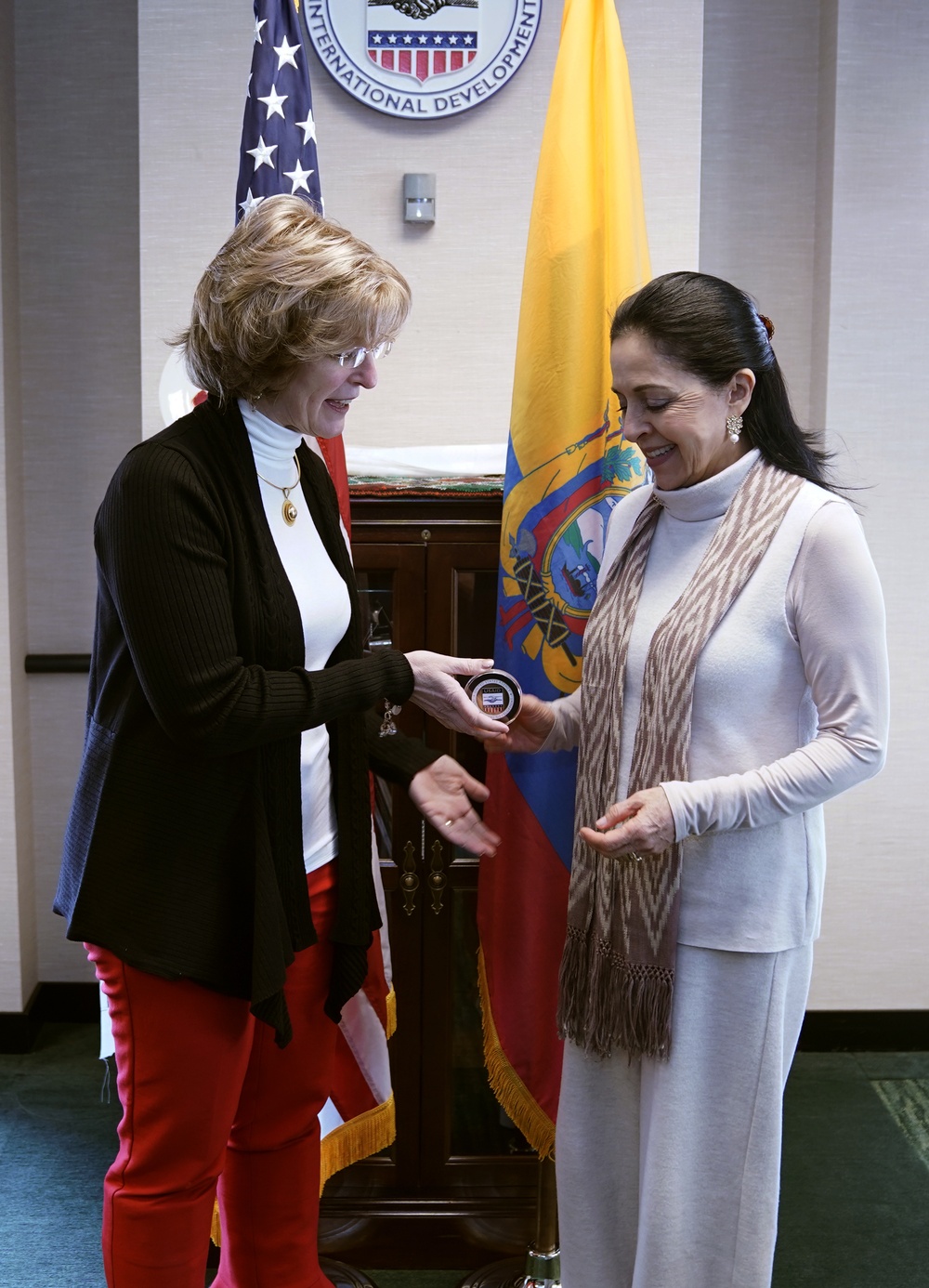 USAID Deputy Administrator Bonnie Glick meets with the First Lady of Ecuador Rocio Gonzalez de Moreno.