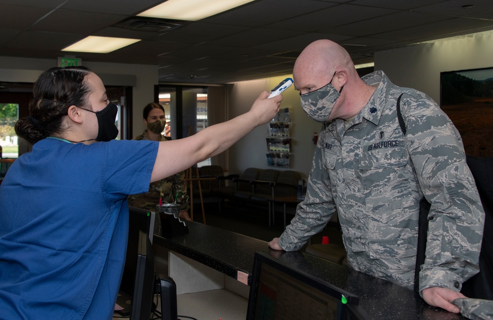 Airmen adapt to COVID-19 working conditions