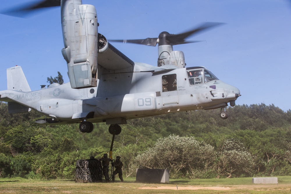 CLB-31 Marines conduct helicopter support team training