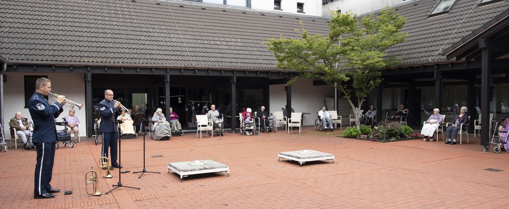 USAFE Band performs in Speicher
