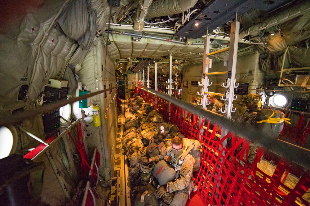 1-91 Cav, 173rd Paratroopers conduct airborne operations