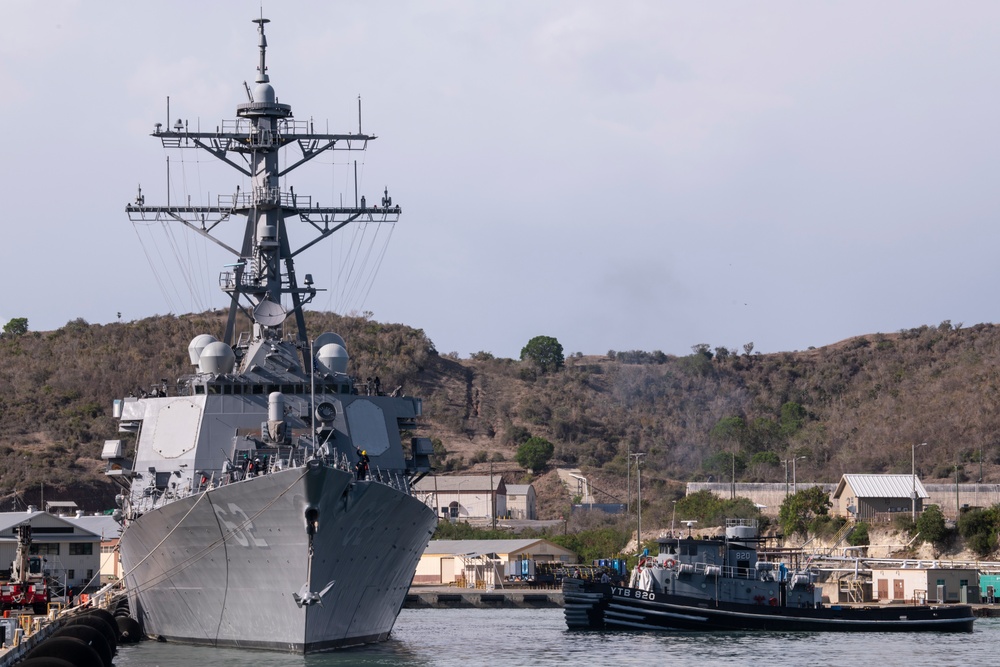 USS Fitzgerald (DDG 62) arrives at Naval Station Guantanamo Bay