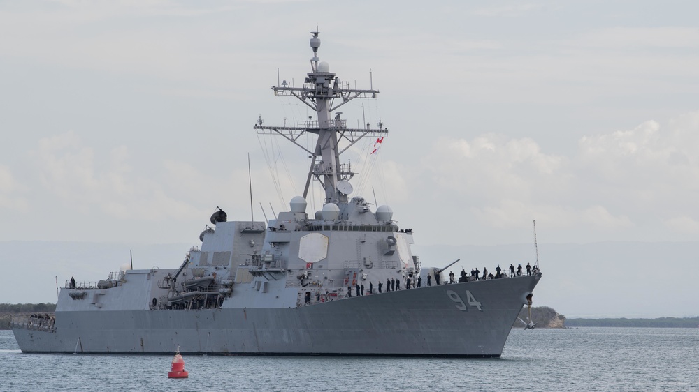 USS Nitze (DDG 94) arrives at Naval Station Guantanamo Bay