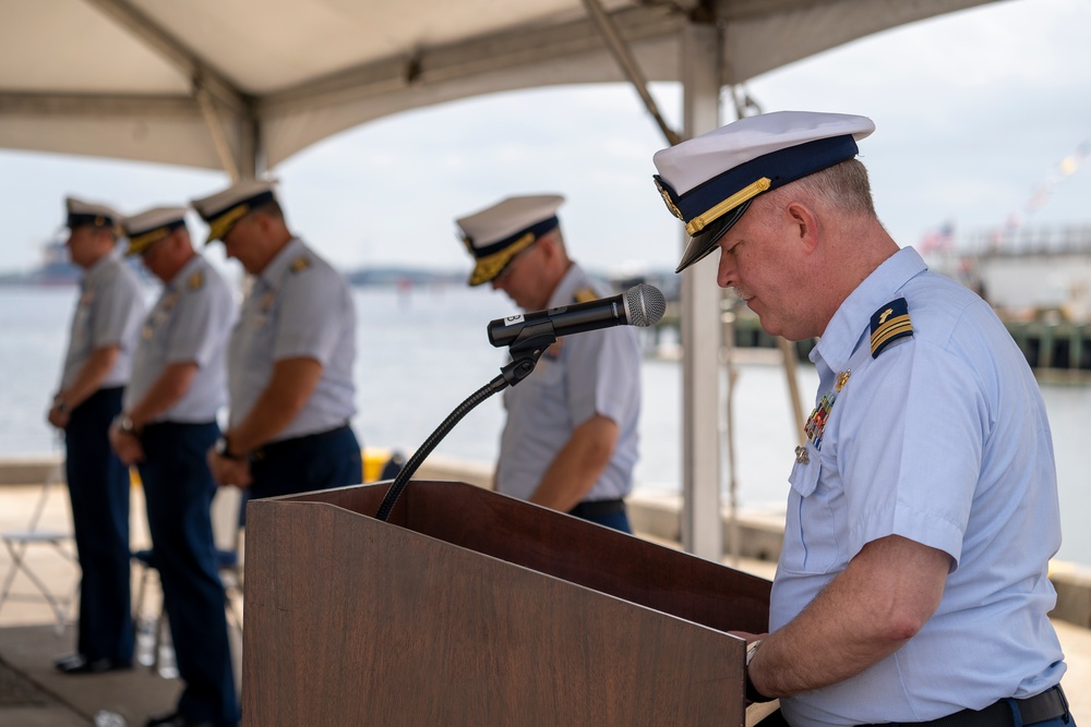 Coast Guard Commandant attends Atlantic Area Change of Command