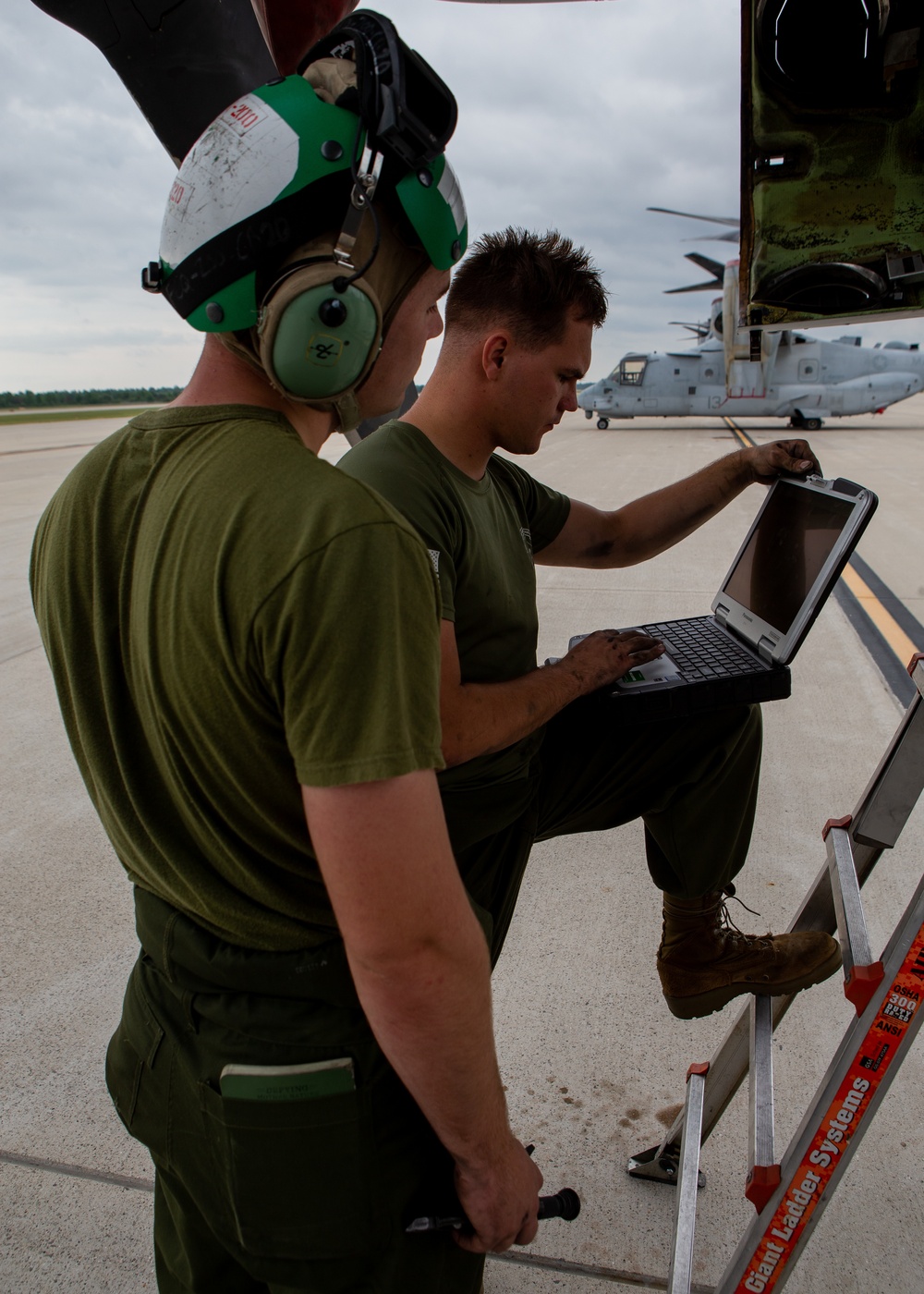 VMM-266 Prepares For a Flight