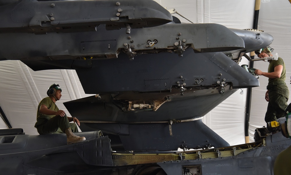 VMA-214 Swaps AV-8B Harrier Engine