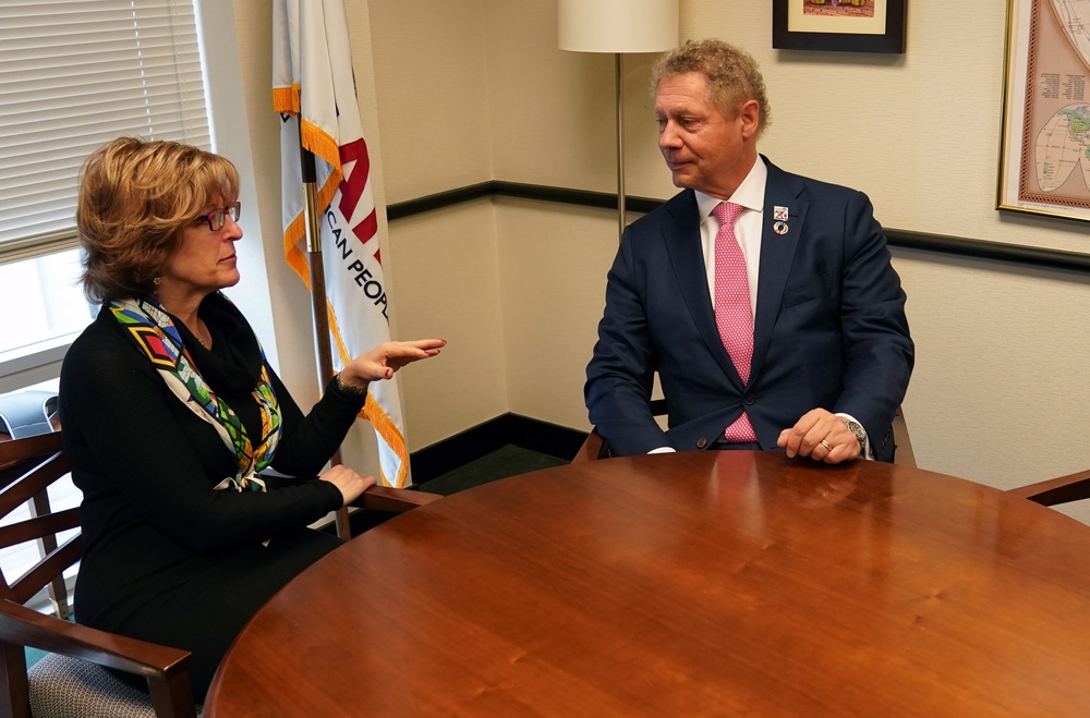 DA/AID Bonnie Glick meets with Dr. Seth Berkley of GAVI