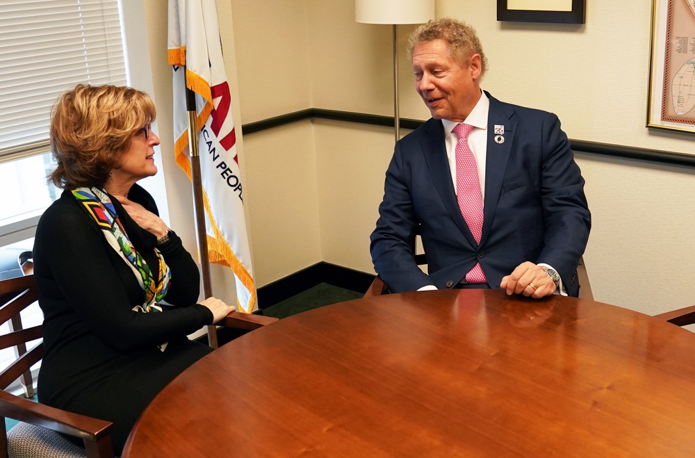 DA/AID Bonnie Glick meets with Dr. Seth Berkley of GAVI