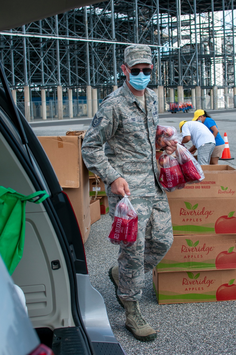 Delaware Nat’l Guard aids food bank amid COVID-19