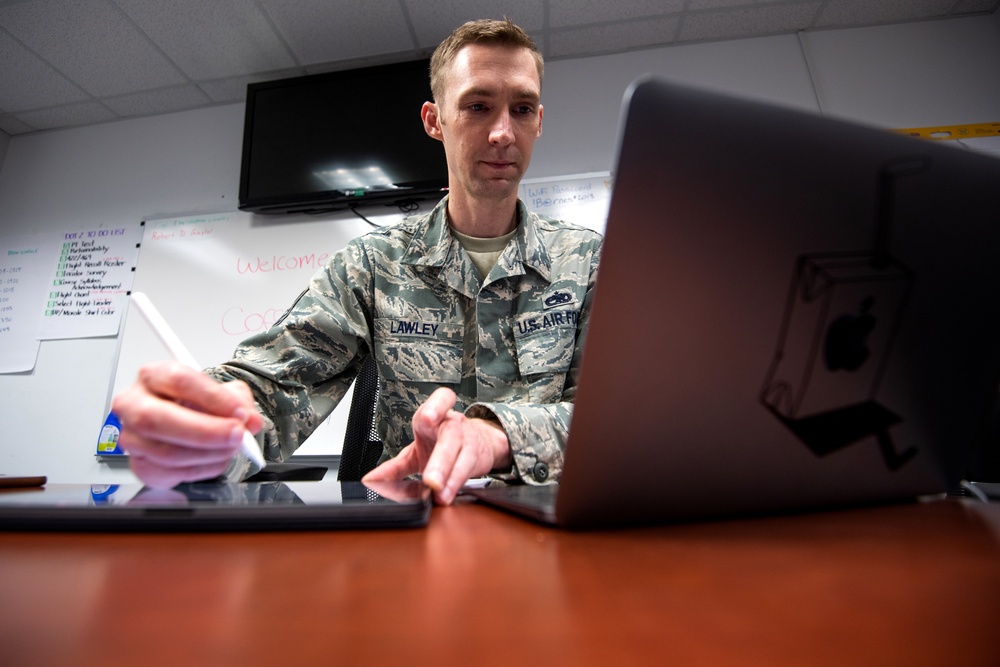 JBSA-Lackland NCOA opens PME course in virtual classrooms