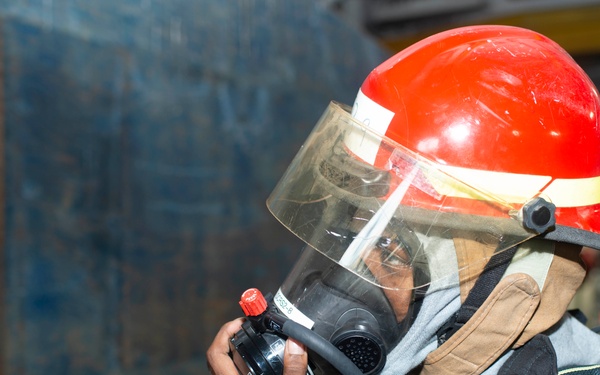 Sailor Speaks Dons SCBA