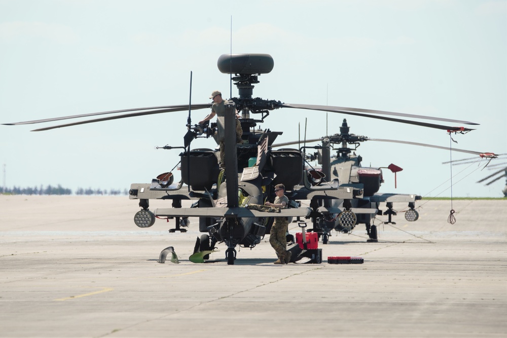 AH-64 Apache Helicopter Maintenance