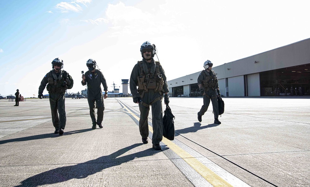 HMSWL Performs In-Flight Change of Command