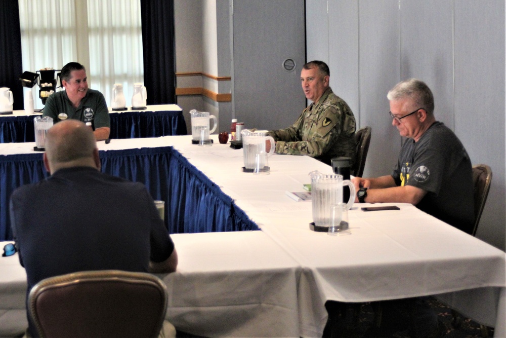 New garrison commander visits Fort McCoy DFMWR